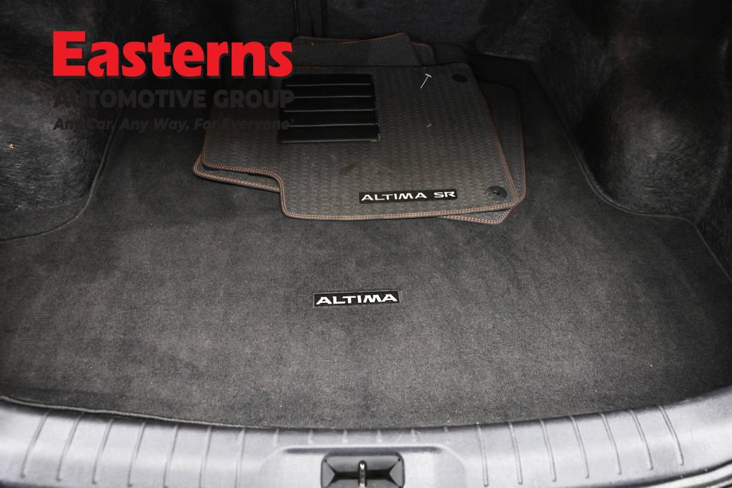 Used 2023 Nissan Altima 2.5 SR FWD image 11