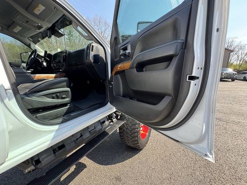 Used 2017 Chevrolet Silverado 2500 High Country w/ Duramax Plus Package AWD/4WD image 29