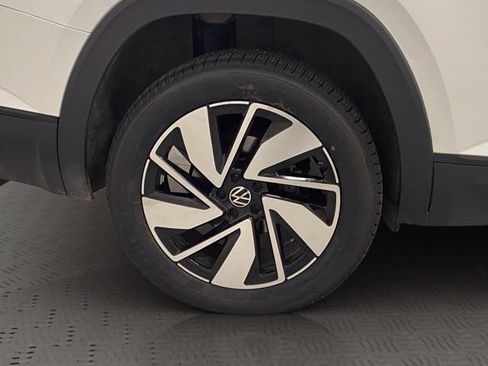 Used 2024 Volkswagen Atlas SE AWD/4WD image 39