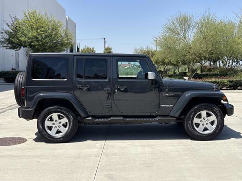 Used 2017 Jeep Wrangler Unlimited Sahara w/ Quick Order Package 24E Chief AWD/4WD image 2