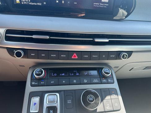 Used 2025 Hyundai Palisade SEL FWD image 18