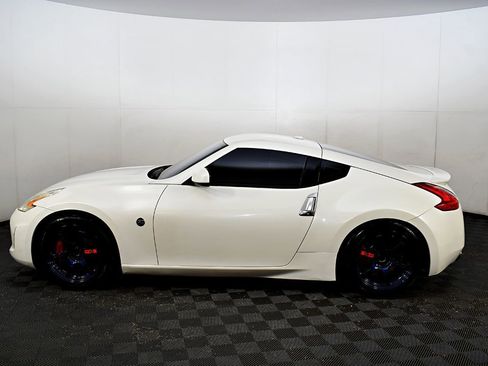 Used 2013 Nissan 370Z Touring w/ Sport Pkg image 12