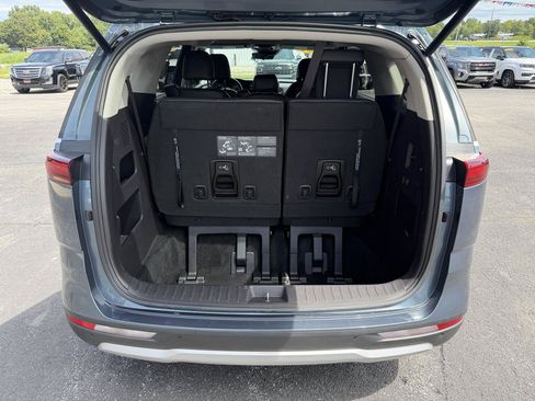 Used 2024 Kia Carnival EX FWD image 6