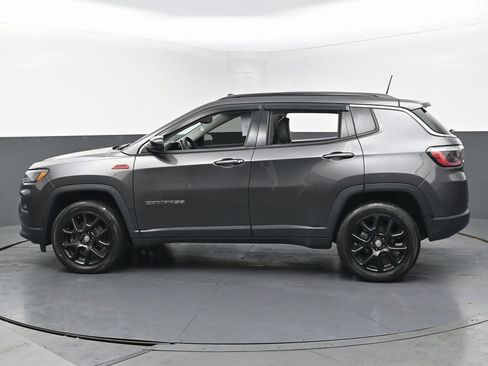 Used 2022 Jeep Compass Latitude w/ Sun and Sound Group image 8