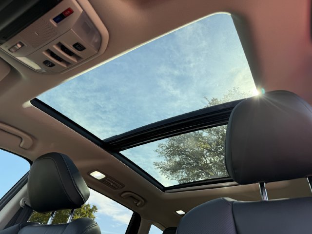 Used 2025 Acura MDX w/ Technology Package FWD image 24