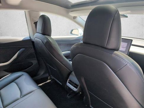 Used 2018 Tesla Model 3 Long Range RWD image 23
