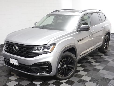 Certified 2023 Volkswagen Atlas SEL R-Line AWD/4WD image 2