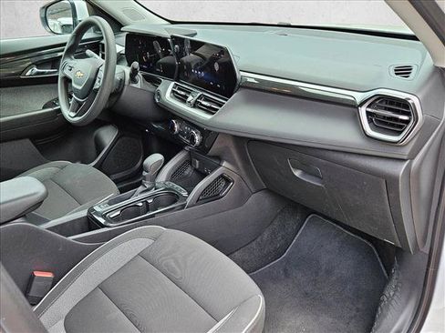 Used 2025 Chevrolet TrailBlazer LT AWD/4WD image 20