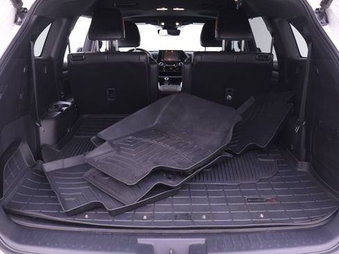 Used 2021 Toyota Highlander XSE AWD/4WD image 13