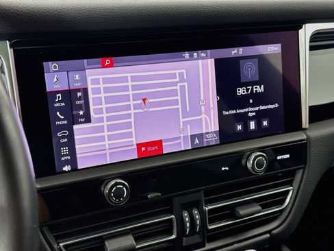 Certified 2023 Porsche Macan S AWD/4WD image 19