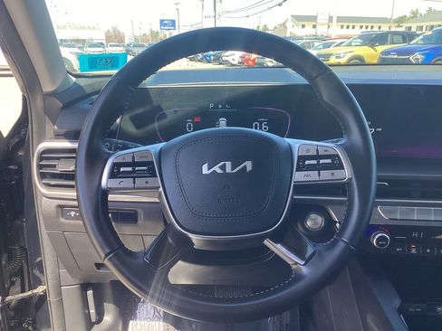 Used 2023 Kia Telluride LX AWD/4WD image 16