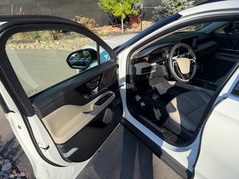 New 2026 Lincoln Corsair Reserve image 21