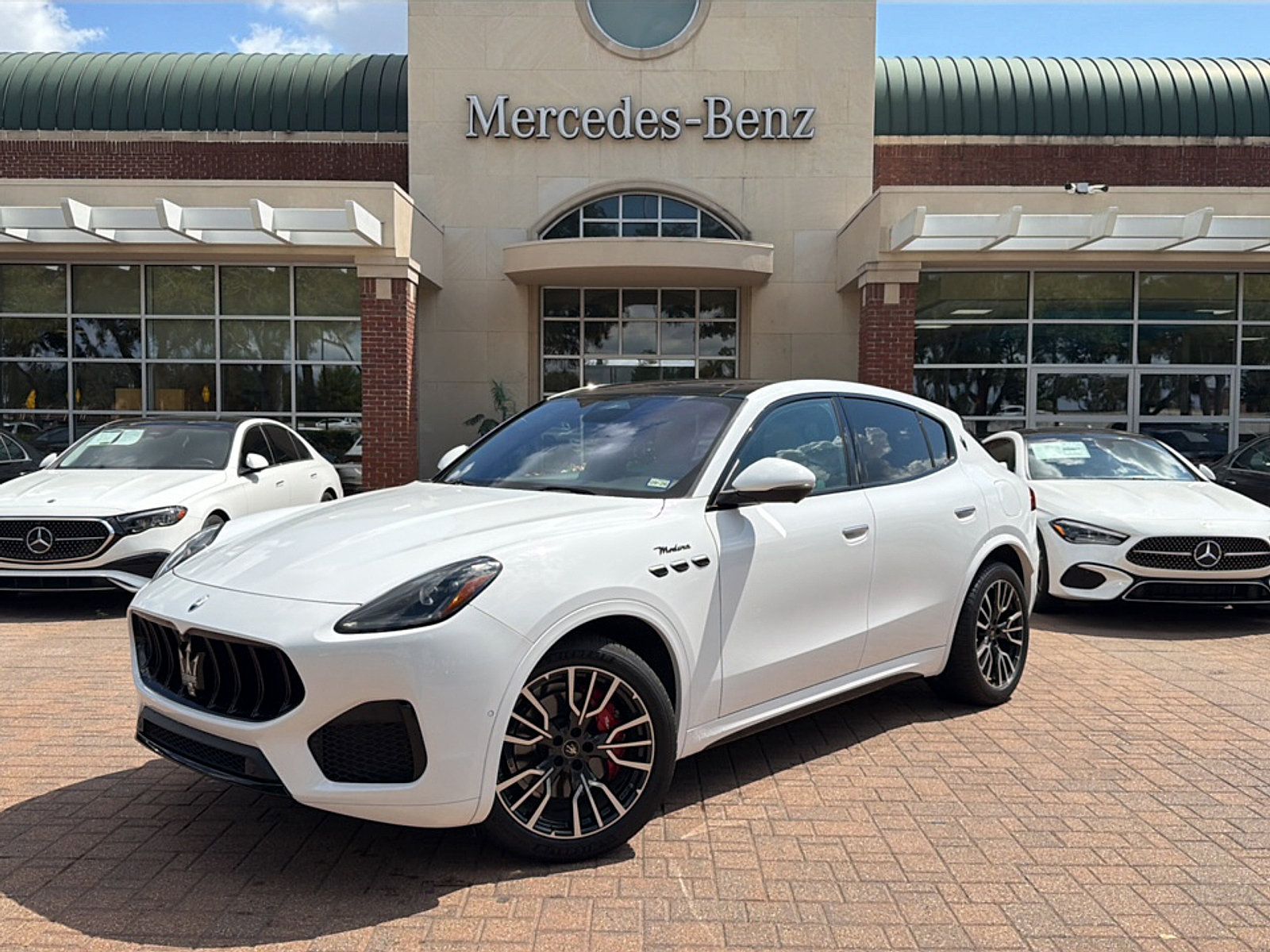 Used 2023 Maserati Grecale Modena AWD/4WD image 2