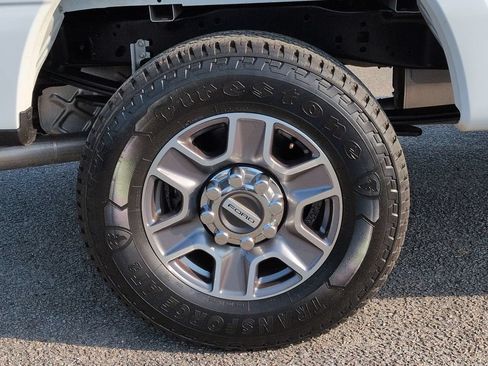 Used 2025 Ford F250 XLT w/ FX4 Off-Road Package AWD/4WD image 11