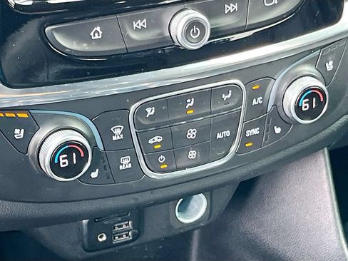 Used 2023 Chevrolet Traverse High Country FWD image 16