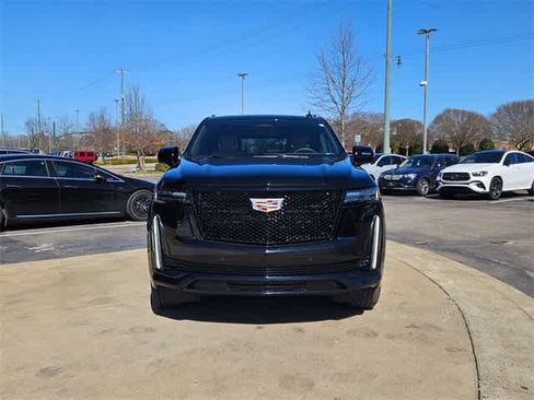 Used 2024 Cadillac Escalade Sport w/ LPO, ONYX Package image 4