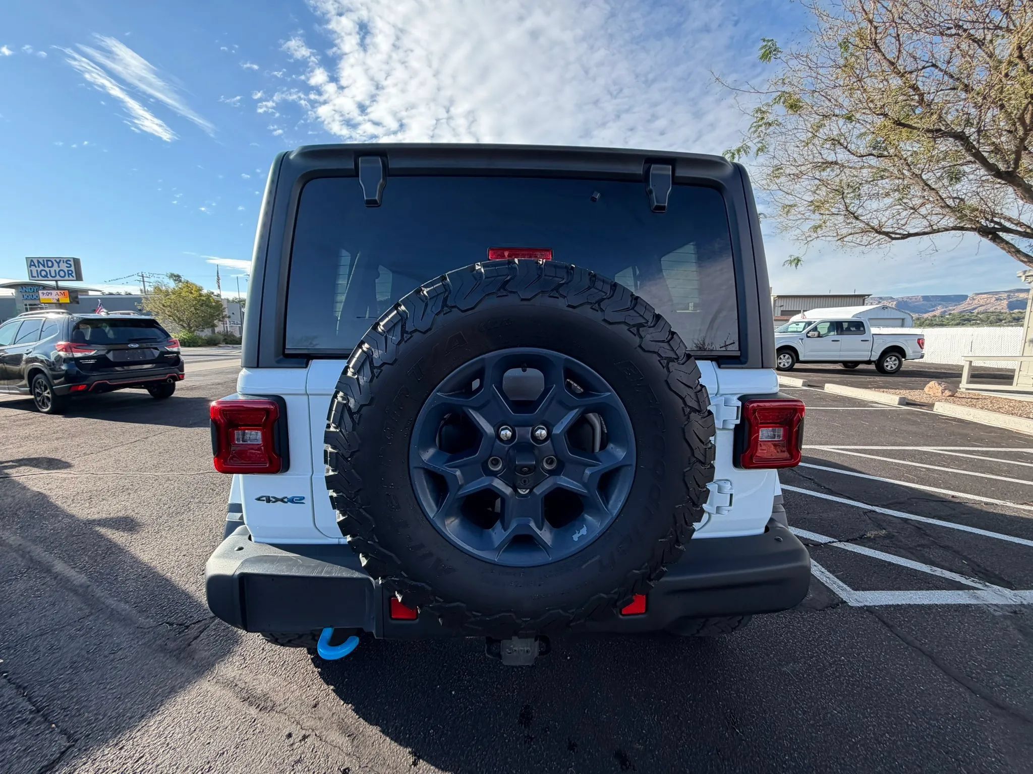 Used 2023 Jeep Wrangler Unlimited Rubicon 4xe AWD/4WD image 7
