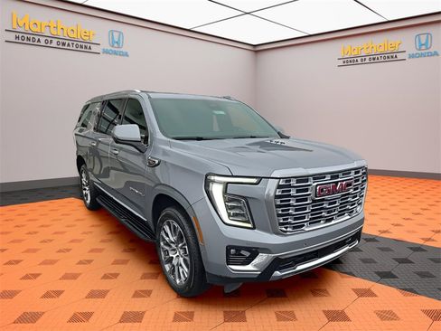 Used 2025 GMC Yukon XL Denali image 7