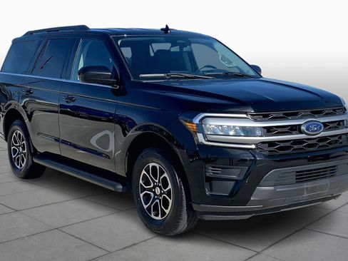 Used 2024 Ford Expedition XLT image 3