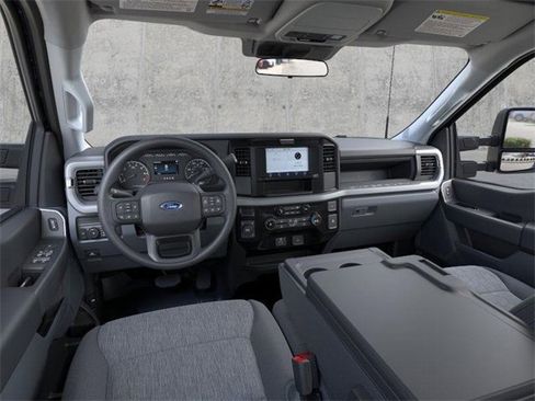 New 2026 Ford F250 XL w/ XL Off-Road Package image 9