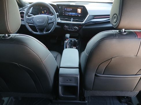 Used 2026 Chevrolet Trax RS w/ Sunroof Package FWD image 90