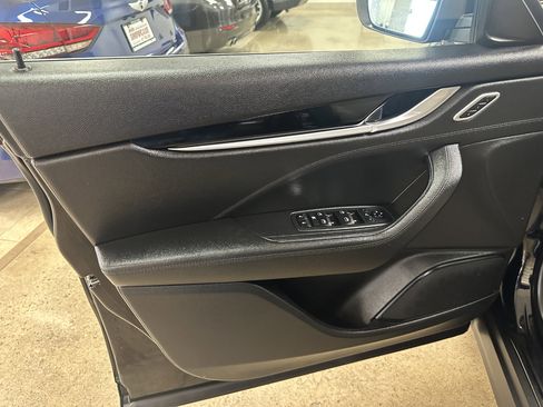 Used 2020 Maserati Levante S image 47