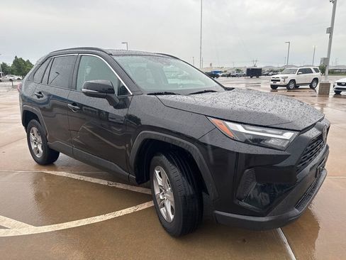 Used 2025 Toyota RAV4 XLE w/ Weather Package FWD image 5