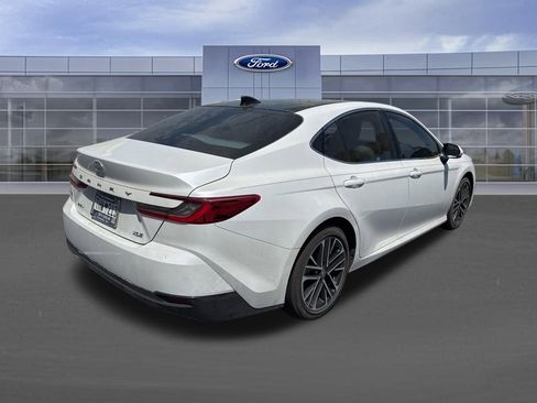 Used 2025 Toyota Camry XLE image 4