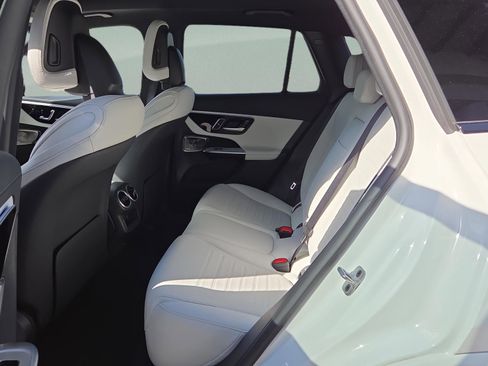 Certified 2024 Mercedes-Benz GLC 300 image 11