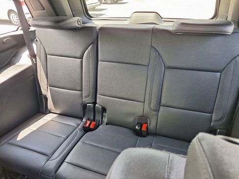 Used 2023 Chevrolet Tahoe Z71 w/ Luxury Package AWD/4WD image 13