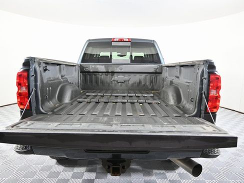 Used 2019 Chevrolet Silverado 3500 High Country w/ Duramax Plus Package image 9