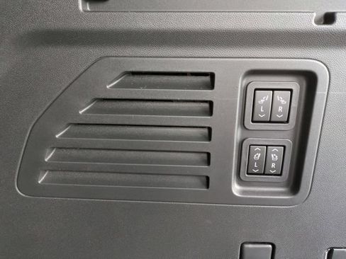 New 2026 Chevrolet Traverse RS w/ LPO, Floor Liner Package FWD image 34