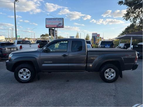 Used 2011 Toyota Tacoma 4x4 Access Cab image 8