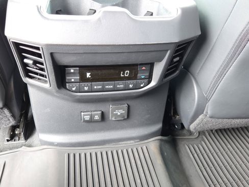 Certified 2023 Toyota Sequoia Platinum AWD/4WD image 12