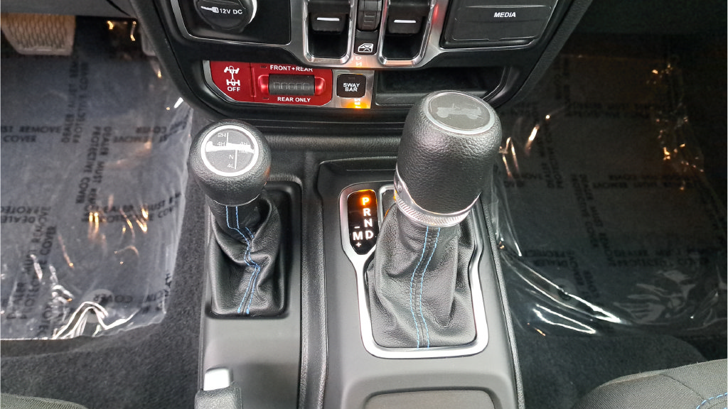 Used 2023 Jeep Wrangler Unlimited Rubicon 4xe AWD/4WD image 35