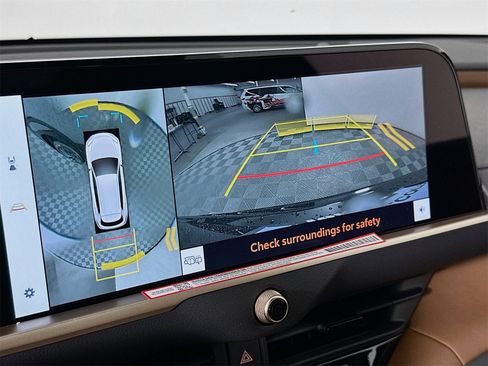 New 2025 Toyota Crown Signia Limited image 14