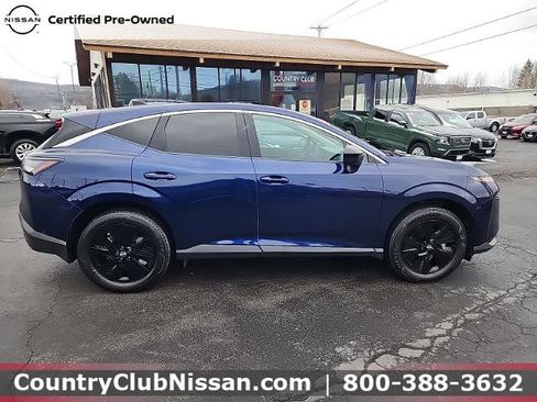 Certified 2025 Nissan Murano SV image 9