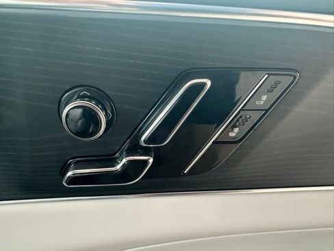 Used 2024 Cadillac Lyriq Luxury AWD/4WD image 17