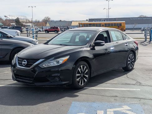 Used 2018 Nissan Altima 2.5 SL FWD image 9