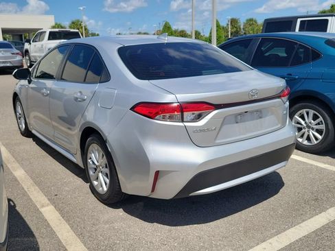 Used 2021 Toyota Corolla LE w/ LE Convenience Package FWD image 8