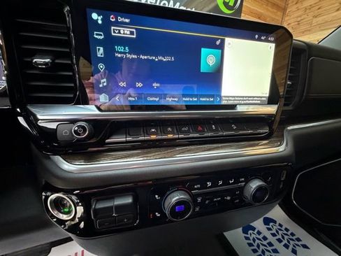 Used 2022 Chevrolet Silverado 1500 LT image 18