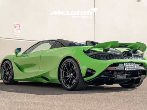 Used 2025 McLaren 750S Spider RWD image 5