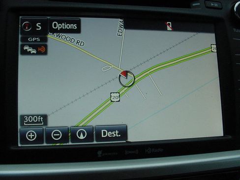 Used 2019 Toyota Highlander XLE image 17