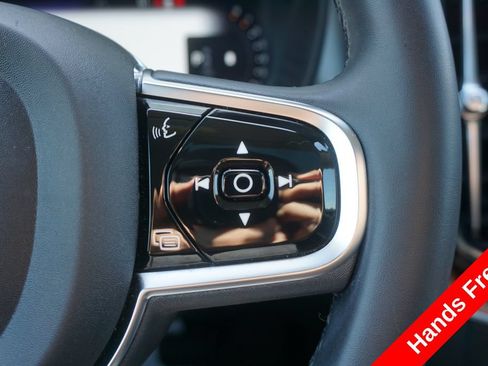 Used 2024 Volvo XC60 B5 Plus AWD/4WD image 4