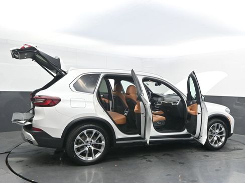 Certified 2022 BMW X5 sDrive40i w/ Premium Package image 50