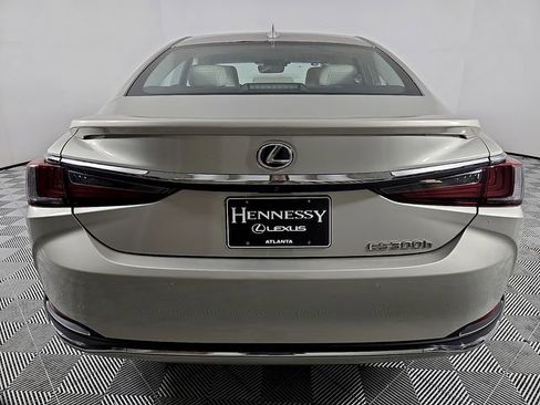 Used 2025 Lexus ES 300h w/ Premium Package FWD image 7