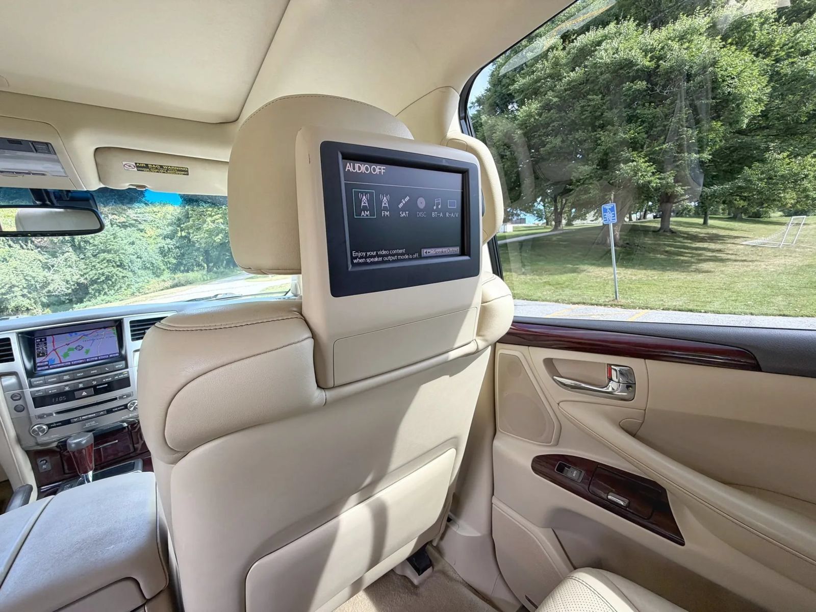 Used 2013 Lexus LX 570 4WD w/ Luxury Pkg image 75