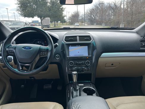 Used 2017 Ford Explorer XLT w/ Equipment Group 202A image 28