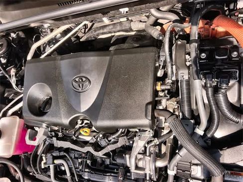 Used 2021 Toyota Venza LE w/ Carpet Mat Package (TMS) image 10