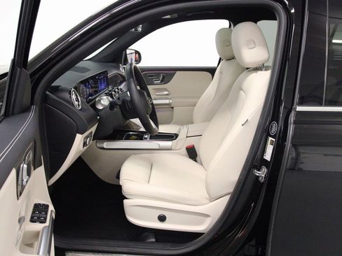 Certified 2025 Mercedes-Benz GLB 250 4MATIC image 17